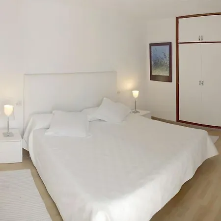 Mit Garten, Sonnenterrasse Sowie Ueberdachter Terrasse Und Pool In Strandnaehe Holiday home *