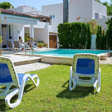 Mit Garten, Sonnenterrasse Sowie Ueberdachter Terrasse Und Pool In Strandnaehe * Cala Ratjada (Mallorca)
